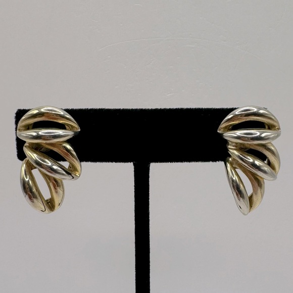 VINTAGE Gold-Tone Stationary Link Earrings - Picture 1 of 11